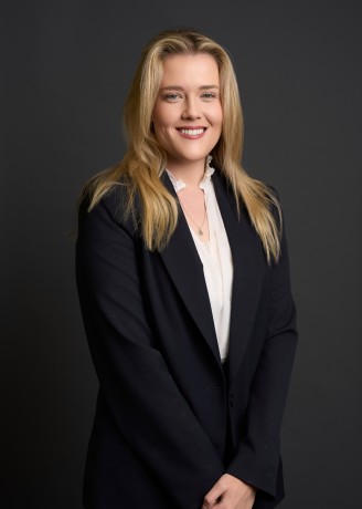 Julia Gunn Profile Image